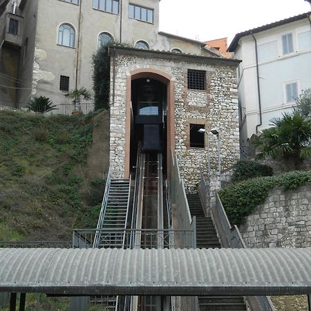 Casa Dell'Oliveto "Parcheggio Gratuito" Apartment Narni Bagian luar foto