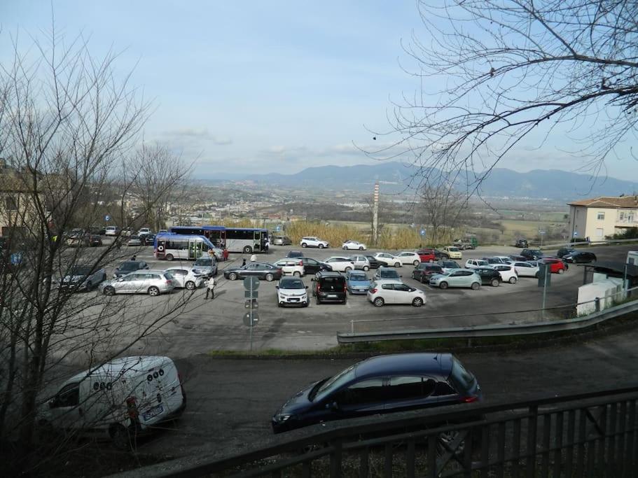 Casa Dell'Oliveto "Parcheggio Gratuito" Apartment Narni Bagian luar foto
